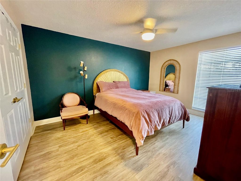 Image 11 of property listing at 305 WYMORE ROAD 101, Altamonte Springs, FL 32714