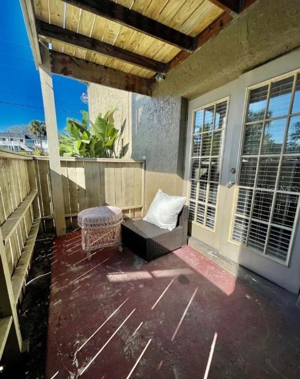 Image 14 of property listing at 305 WYMORE ROAD 101, Altamonte Springs, FL 32714