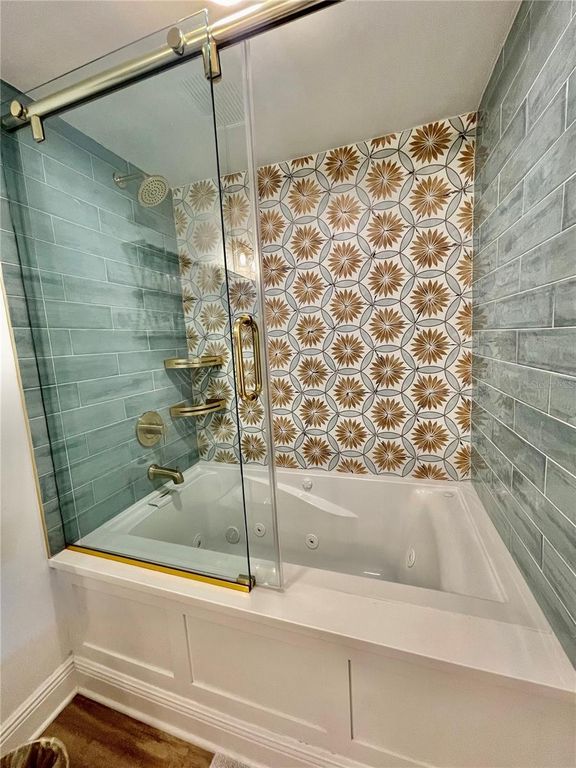 Image 10 of property listing at 305 WYMORE ROAD 101, Altamonte Springs, FL 32714