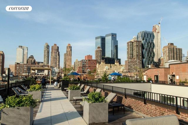 416 W 52ND Street TH221, New York City, NY 10019