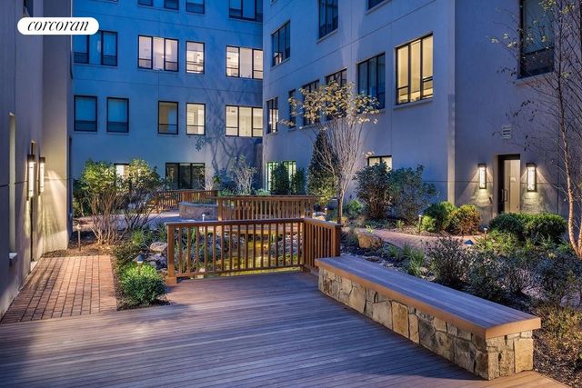 416 W 52ND Street TH221, New York City, NY 10019