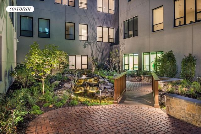 416 W 52ND Street TH221, New York City, NY 10019