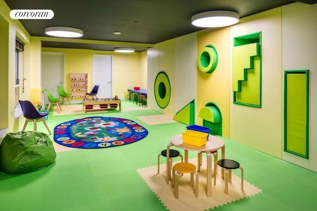 416 W 52ND Street TH221, New York City, NY 10019