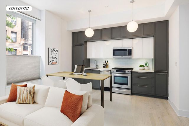 416 W 52ND Street TH221, New York City, NY 10019