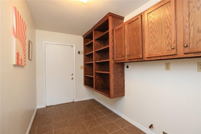 3000 Stevens Drive, Bryan, TX 77803