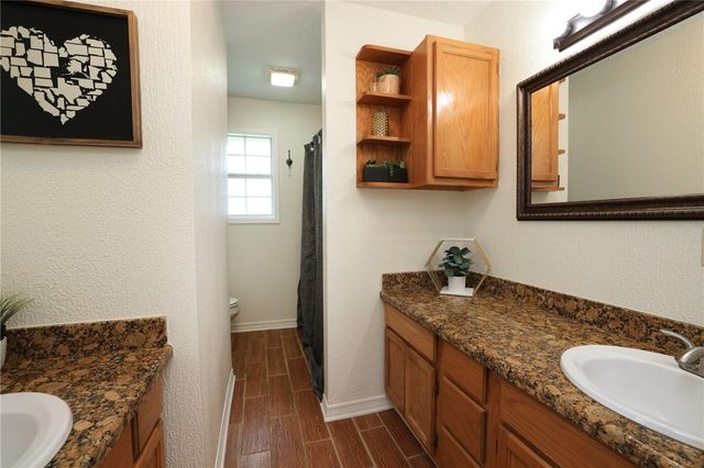 3000 Stevens Drive, Bryan, TX 77803