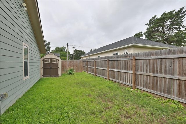 3000 Stevens Drive, Bryan, TX 77803