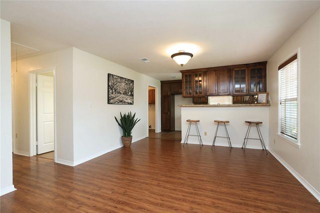 3000 Stevens Drive, Bryan, TX 77803