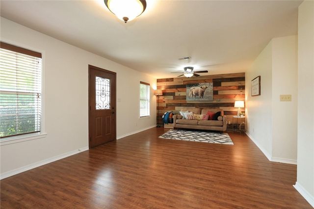 3000 Stevens Drive, Bryan, TX 77803