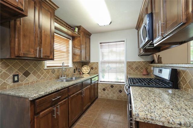 3000 Stevens Drive, Bryan, TX 77803