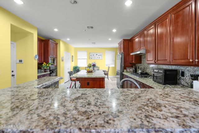 38565 Lion Way, Palmdale, CA 93551