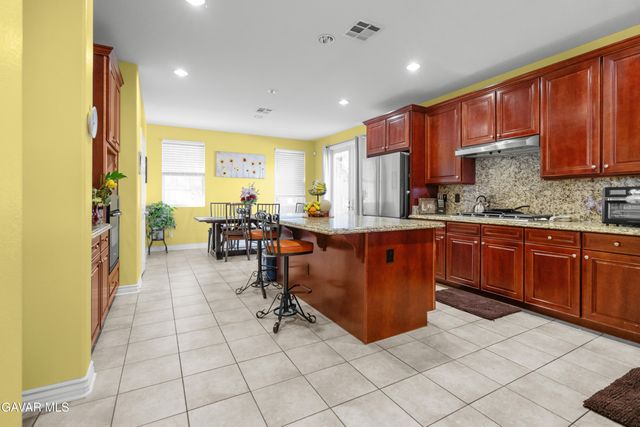 38565 Lion Way, Palmdale, CA 93551