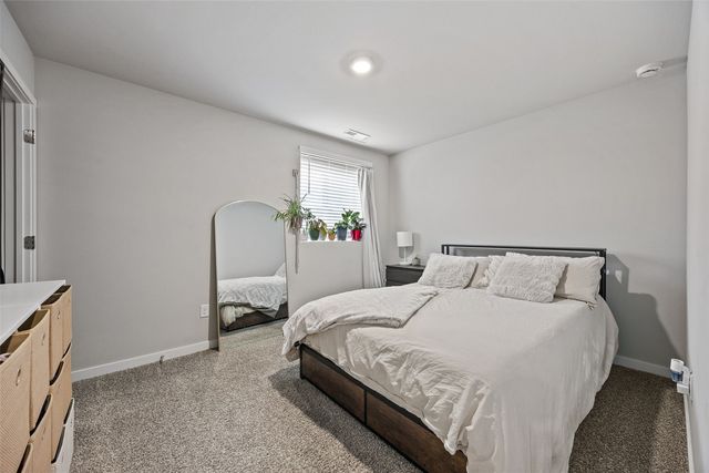 7000 Harlan Eddy Drive SW, Cedar Rapids, IA 52404