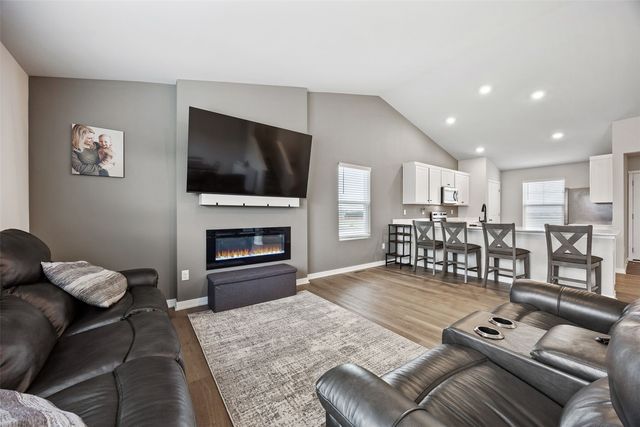 7000 Harlan Eddy Drive SW, Cedar Rapids, IA 52404