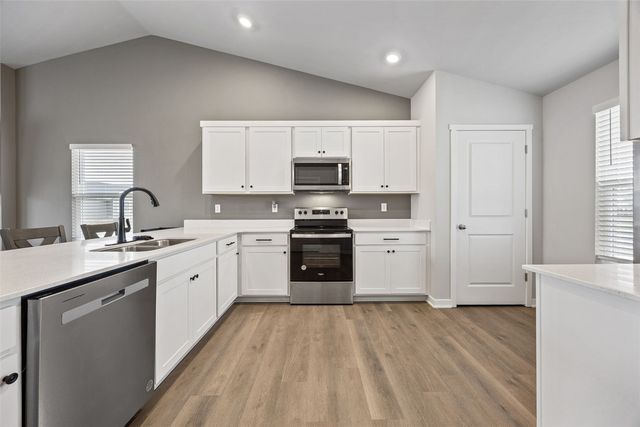 7000 Harlan Eddy Drive SW, Cedar Rapids, IA 52404