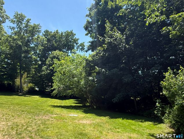 3 Woodview Drive, Brookfield, CT 06804