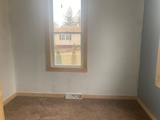 215 W 5th Street, Spring Valley, IL 61362