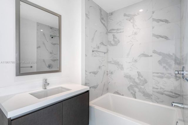 851 NE 1st Ave 3212, Miami, FL 33132