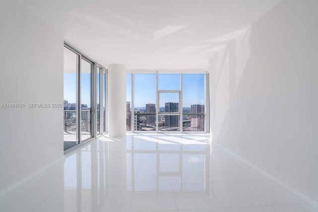 851 NE 1st Ave 3212, Miami, FL 33132