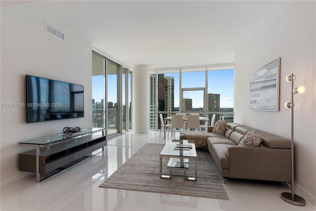 851 NE 1st Ave 3212, Miami, FL 33132