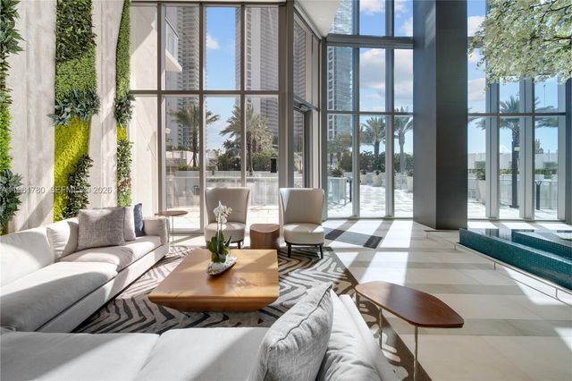 851 NE 1st Ave 3212, Miami, FL 33132