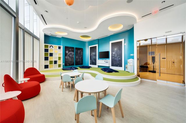 851 NE 1st Ave 3212, Miami, FL 33132