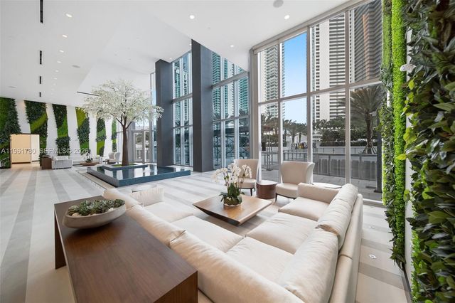 851 NE 1st Ave 3212, Miami, FL 33132