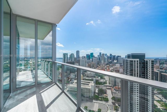 851 NE 1st Ave 3212, Miami, FL 33132