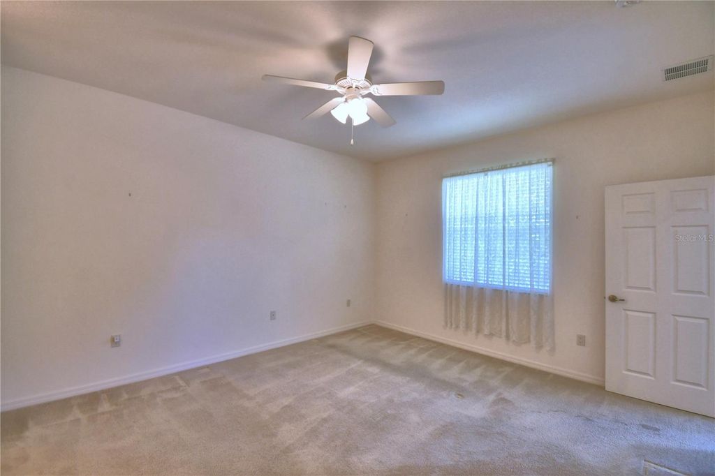 Image 12 of property listing at 1507 VIENNA SQUARE DRIVE, Winter Haven, FL 33884