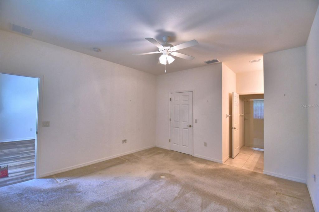 Image 14 of property listing at 1507 VIENNA SQUARE DRIVE, Winter Haven, FL 33884