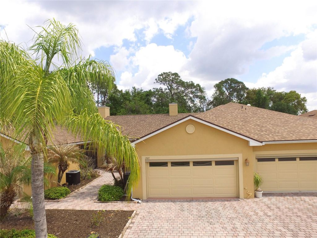 Image 27 of property listing at 1507 VIENNA SQUARE DRIVE, Winter Haven, FL 33884