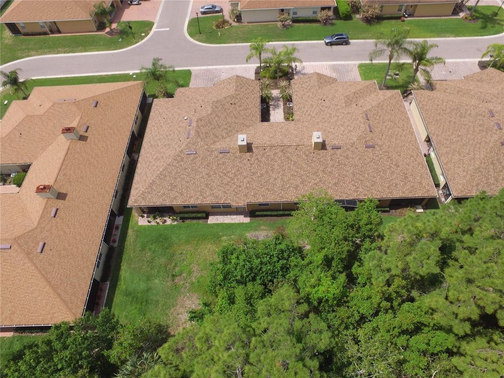 Image 31 of property listing at 1507 VIENNA SQUARE DRIVE, Winter Haven, FL 33884