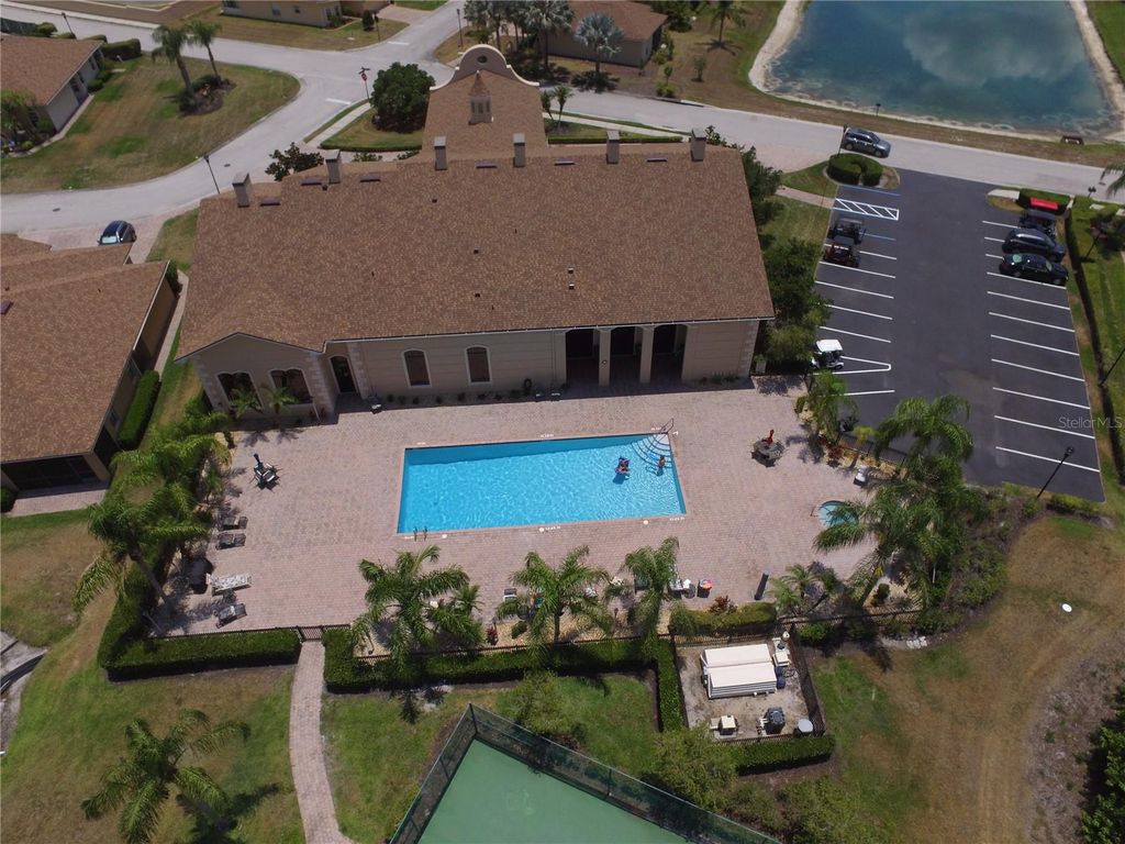 Image 33 of property listing at 1507 VIENNA SQUARE DRIVE, Winter Haven, FL 33884