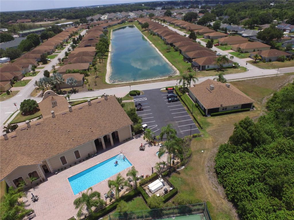 Image 35 of property listing at 1507 VIENNA SQUARE DRIVE, Winter Haven, FL 33884