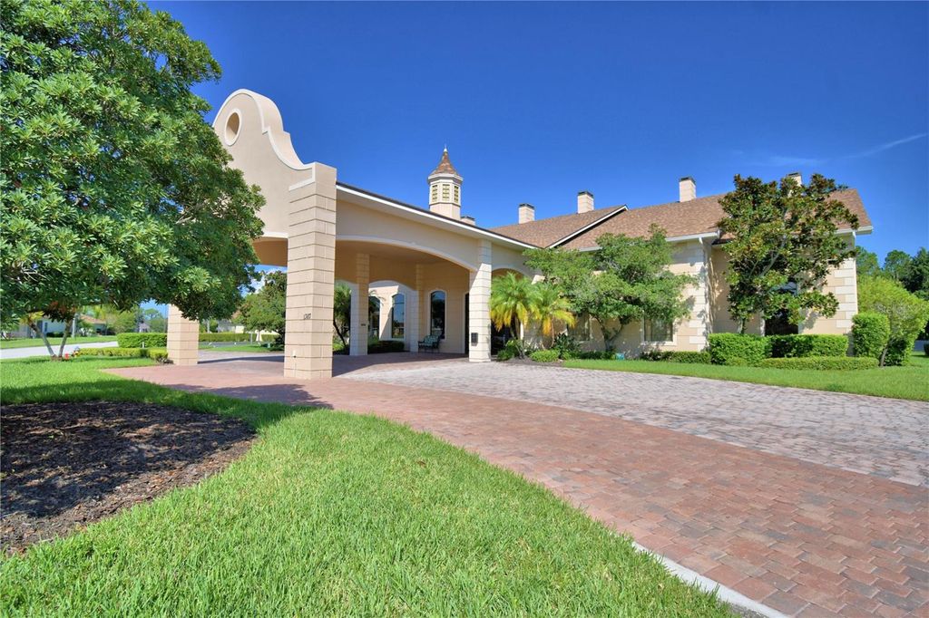 Image 37 of property listing at 1507 VIENNA SQUARE DRIVE, Winter Haven, FL 33884