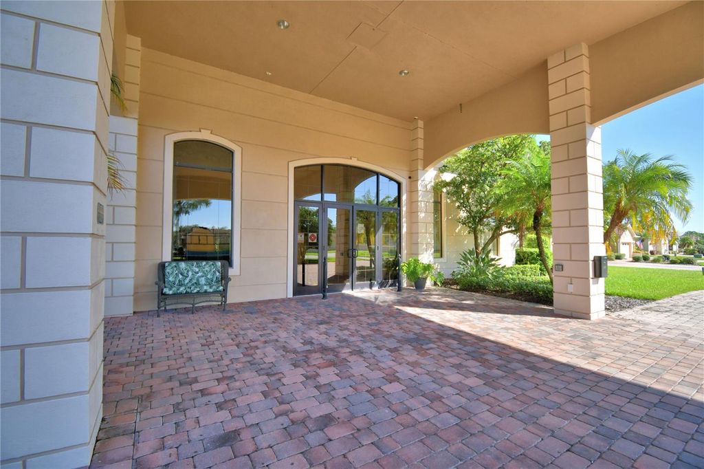 Image 38 of property listing at 1507 VIENNA SQUARE DRIVE, Winter Haven, FL 33884
