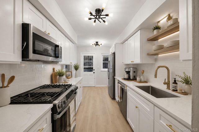 4158 Baychester Avenue, Bronx, NY 10466