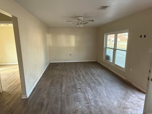 106 S 15th Avenue, Paragould, AR 72450