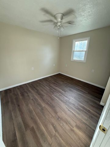 106 S 15th Avenue, Paragould, AR 72450