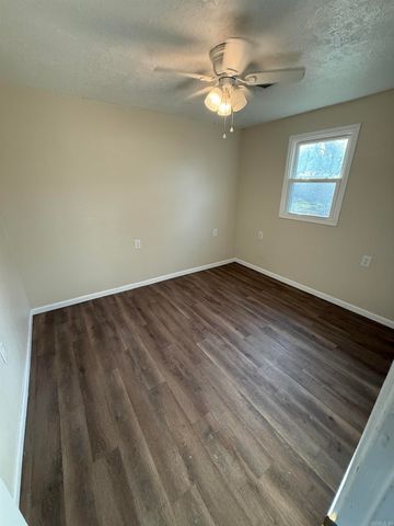 106 S 15th Avenue, Paragould, AR 72450