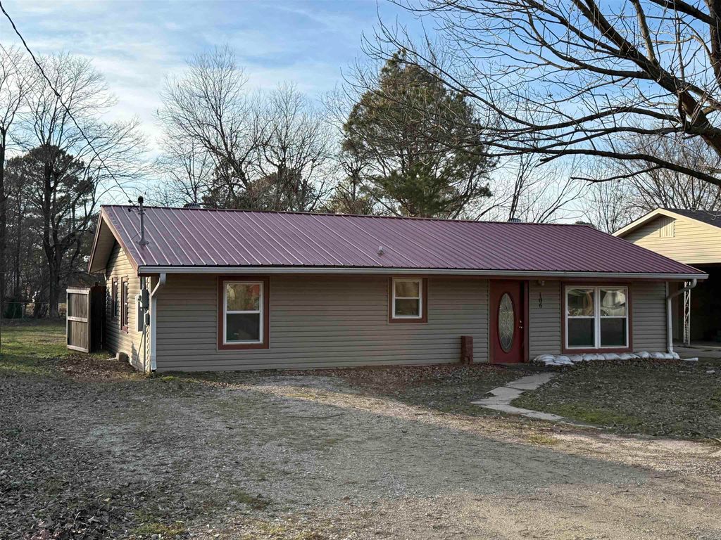 106 S 15th Avenue, Paragould, AR 72450