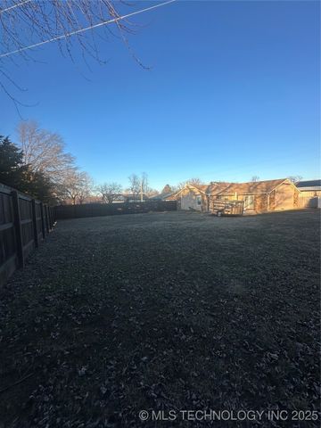 462 E 136th Place, Glenpool, OK 74033
