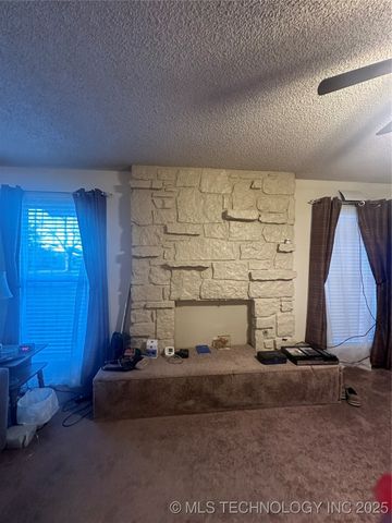 462 E 136th Place, Glenpool, OK 74033