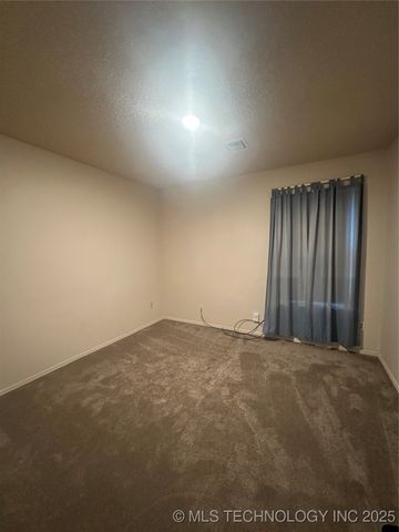 462 E 136th Place, Glenpool, OK 74033