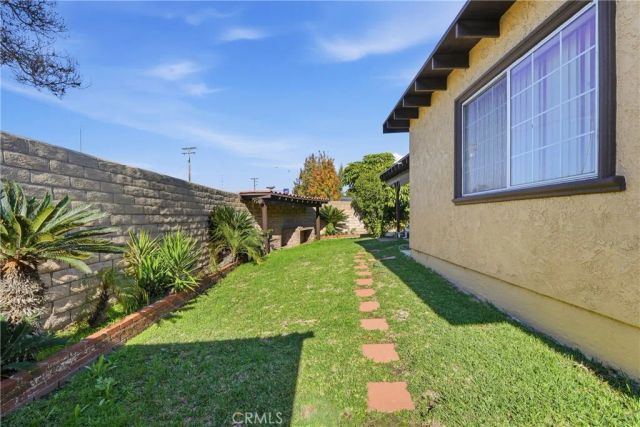 937 N Greenpark, Covina, CA 91724