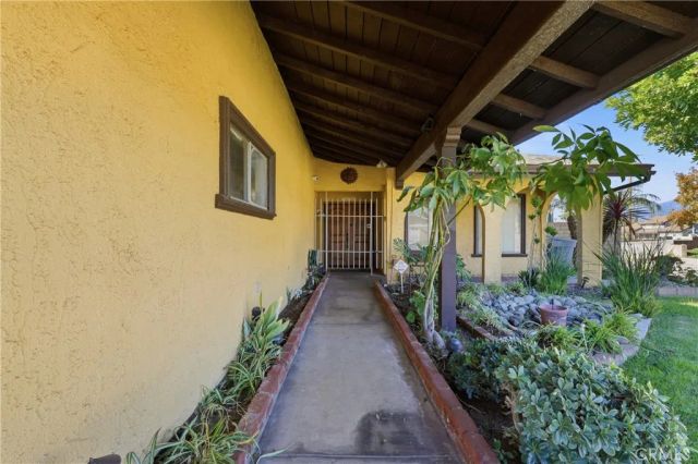 937 N Greenpark, Covina, CA 91724