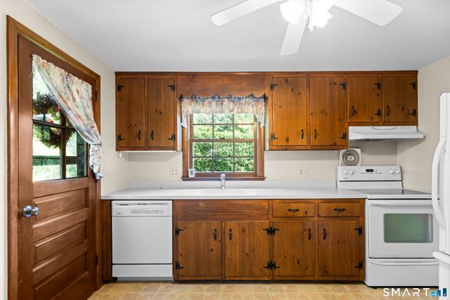 34 Aloha Drive, Enfield, CT 06082