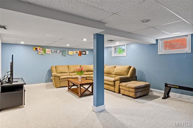 920 Chelsea Avenue, Glendale, MO 63122