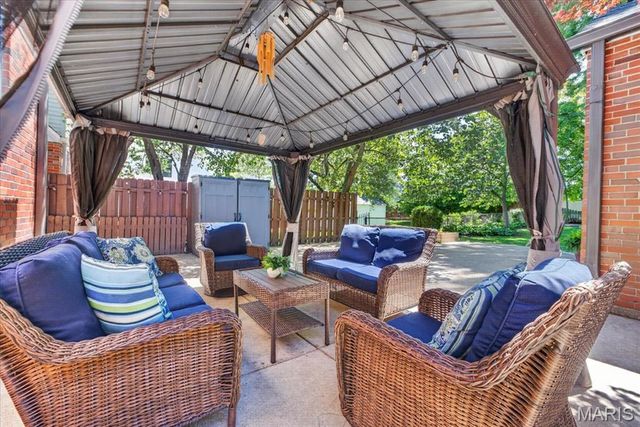 920 Chelsea Avenue, Glendale, MO 63122