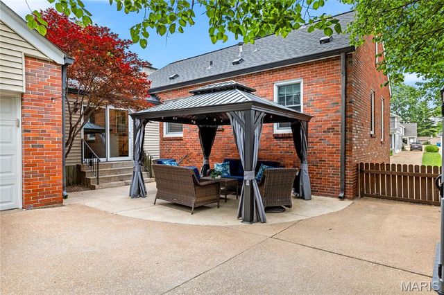 920 Chelsea Avenue, Glendale, MO 63122